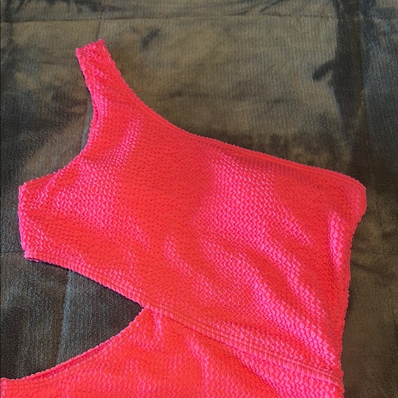One-Shoulder Pink Textured One Piece Swimsuit - Picture 2 of 7